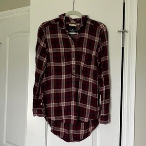 Womens American Eagle quarter button down tunic style top - size medium